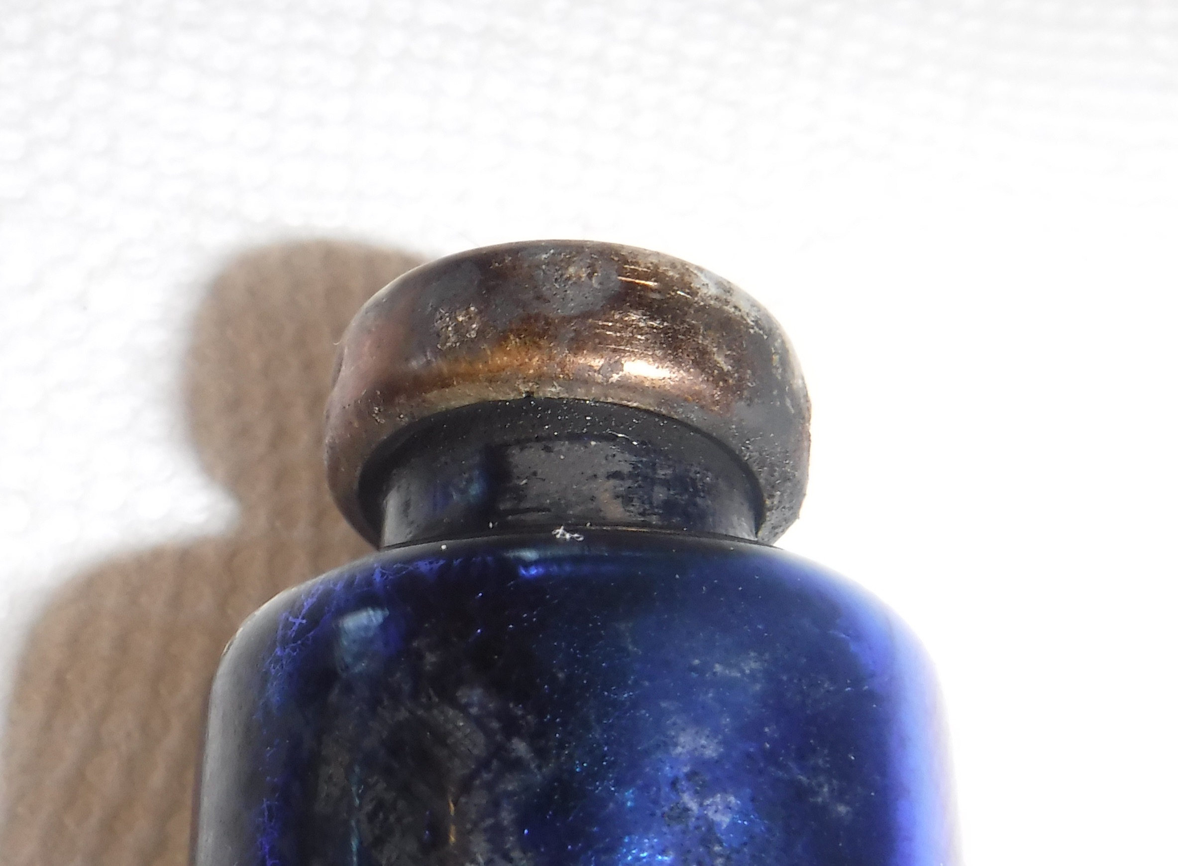Blue Glass Bottle Help Getting Top Off Antiques Board