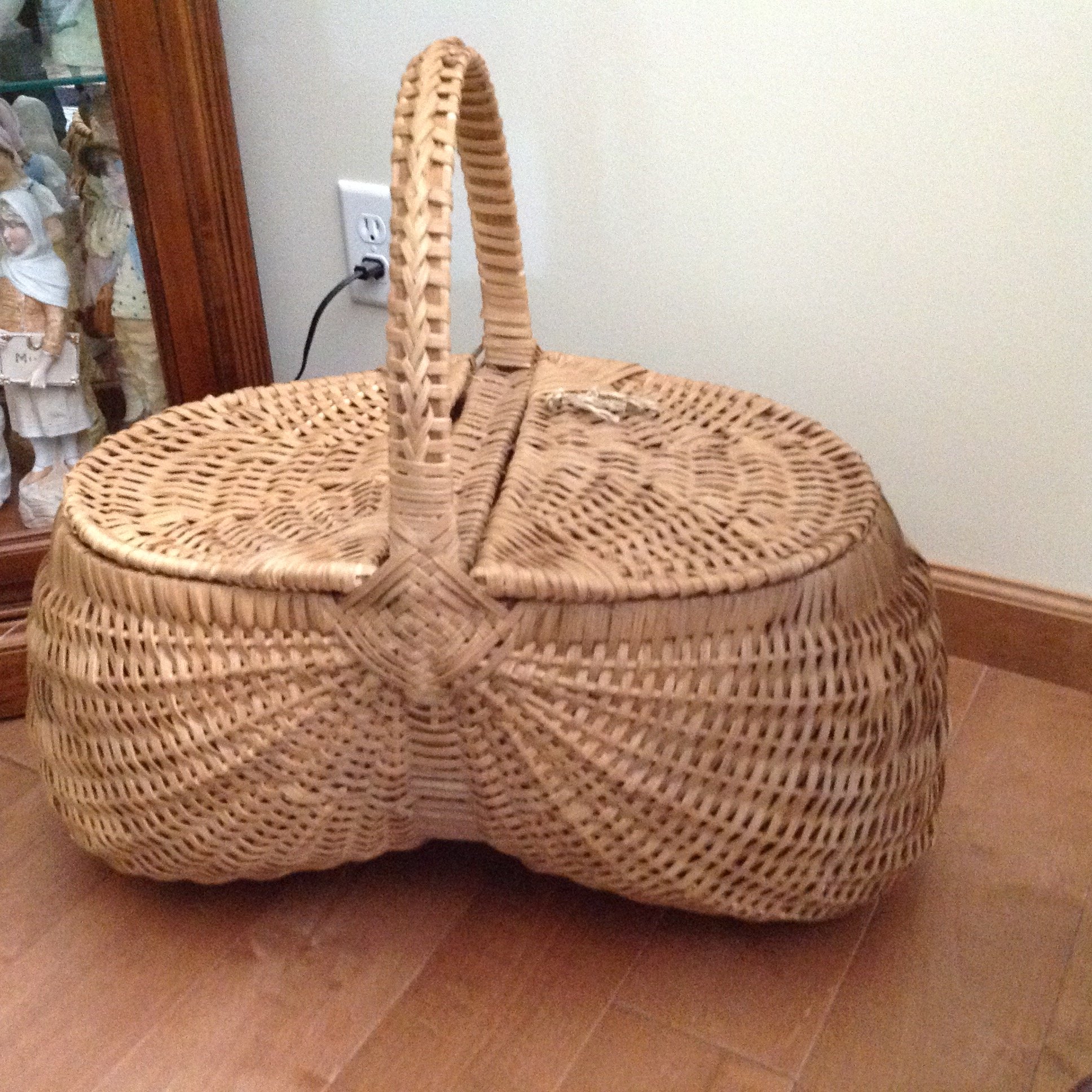 Very Large Buttock Basket Antiques Board