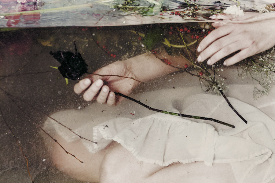 Schwimmen oder Tauchen? › Antje Kröger Fotokünstlerin