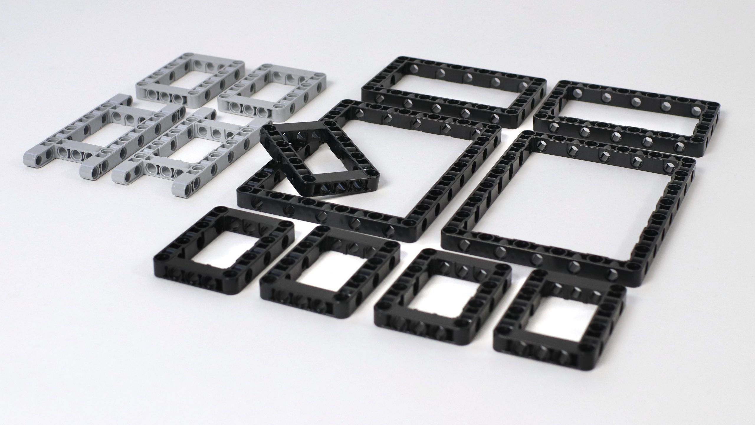 EV3 vs Robot Inventor LEGO 51515 and 31313 sets compared