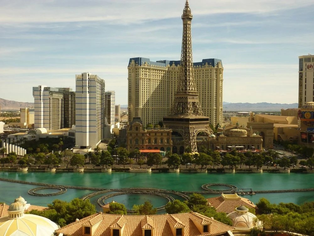 Best Time to Visit Las Vegas [Weather, Activities, What to Wear]
