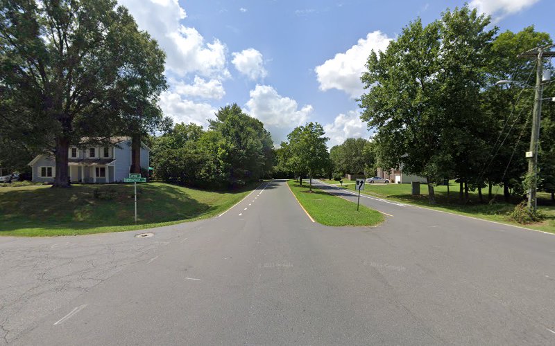 Carmel Village Condominiums Apartments in Ballantyne