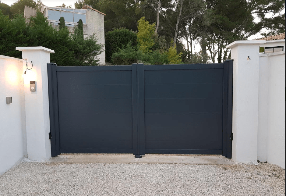 Pose d'une Clôture et portail en aluminium avec