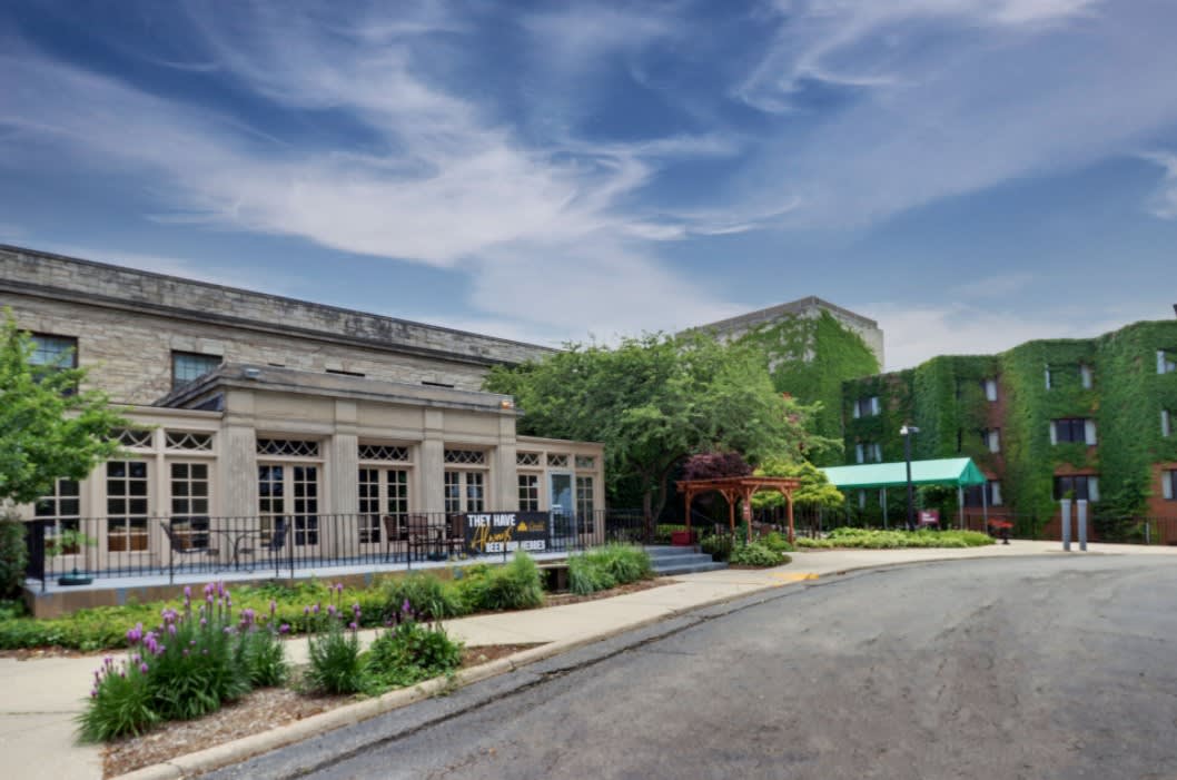 Pa Peterson At The Citadel Assisted Living Rockford, IL 61107 4