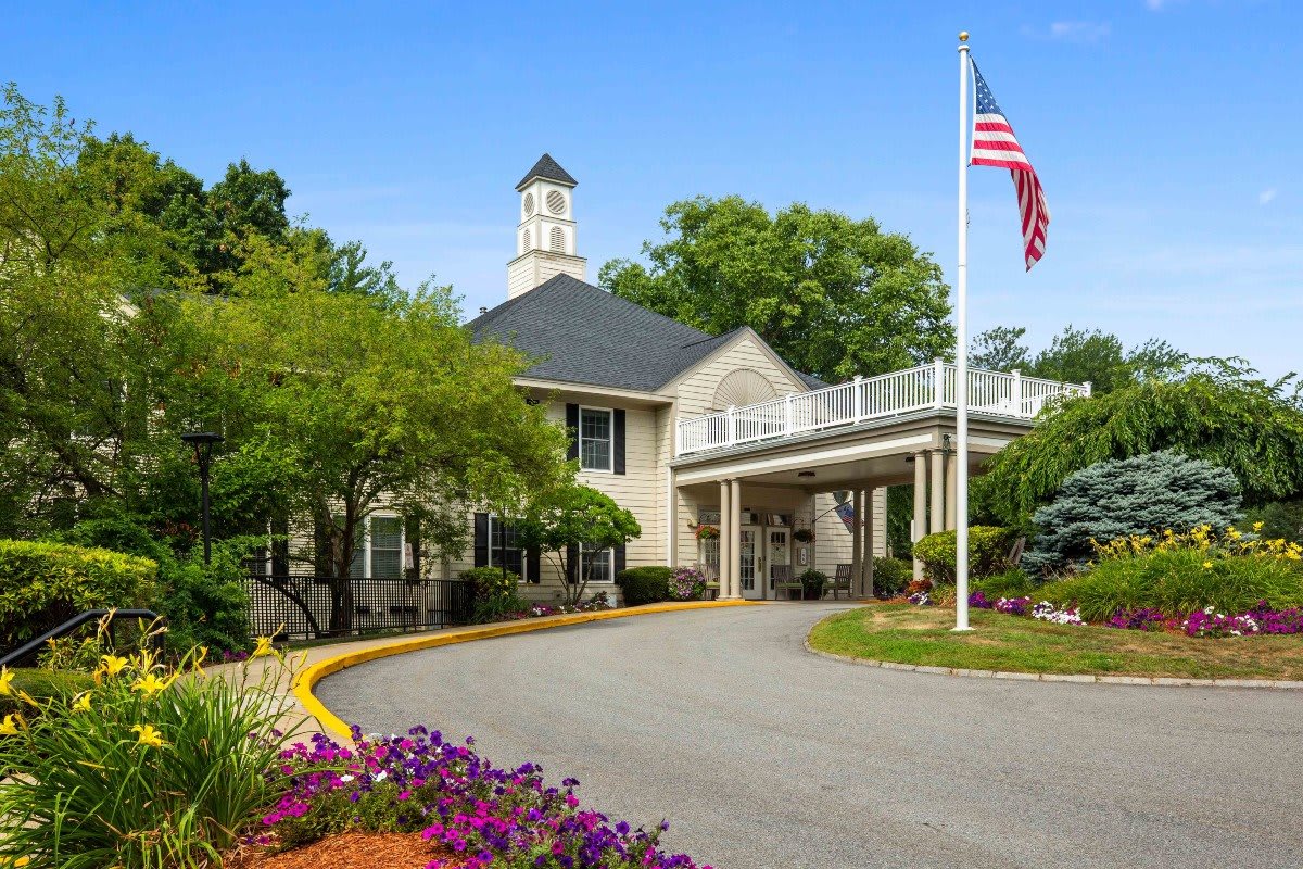 Benchmark Senior Living at Chelmsford Crossings Assisted Living Chelmsford, MA 01824 20