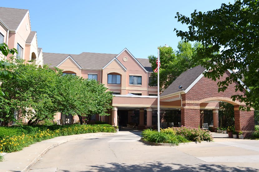 3801 Grand Retirement Campus Assisted Living & Memory Care Des