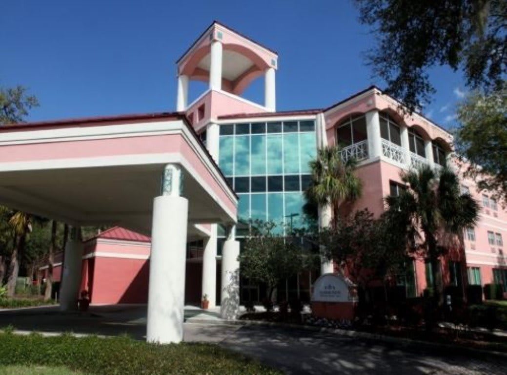 Bayshore Pointe Nursing and Rehab Center Nursing Homes Tampa, FL 33611