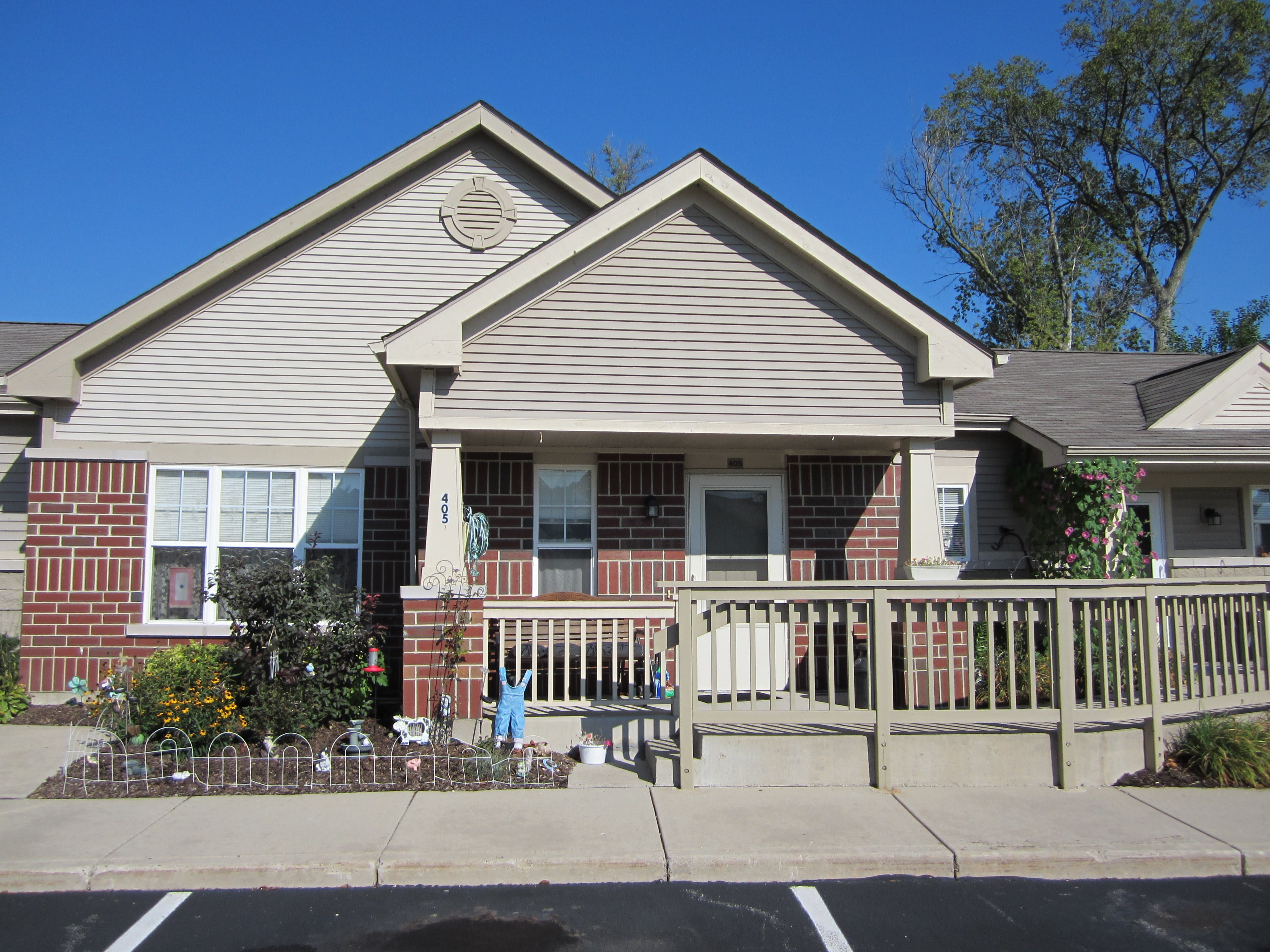 Woodstock Senior Lane Senior Apartments Woodstock, IL 60098 3 reviews