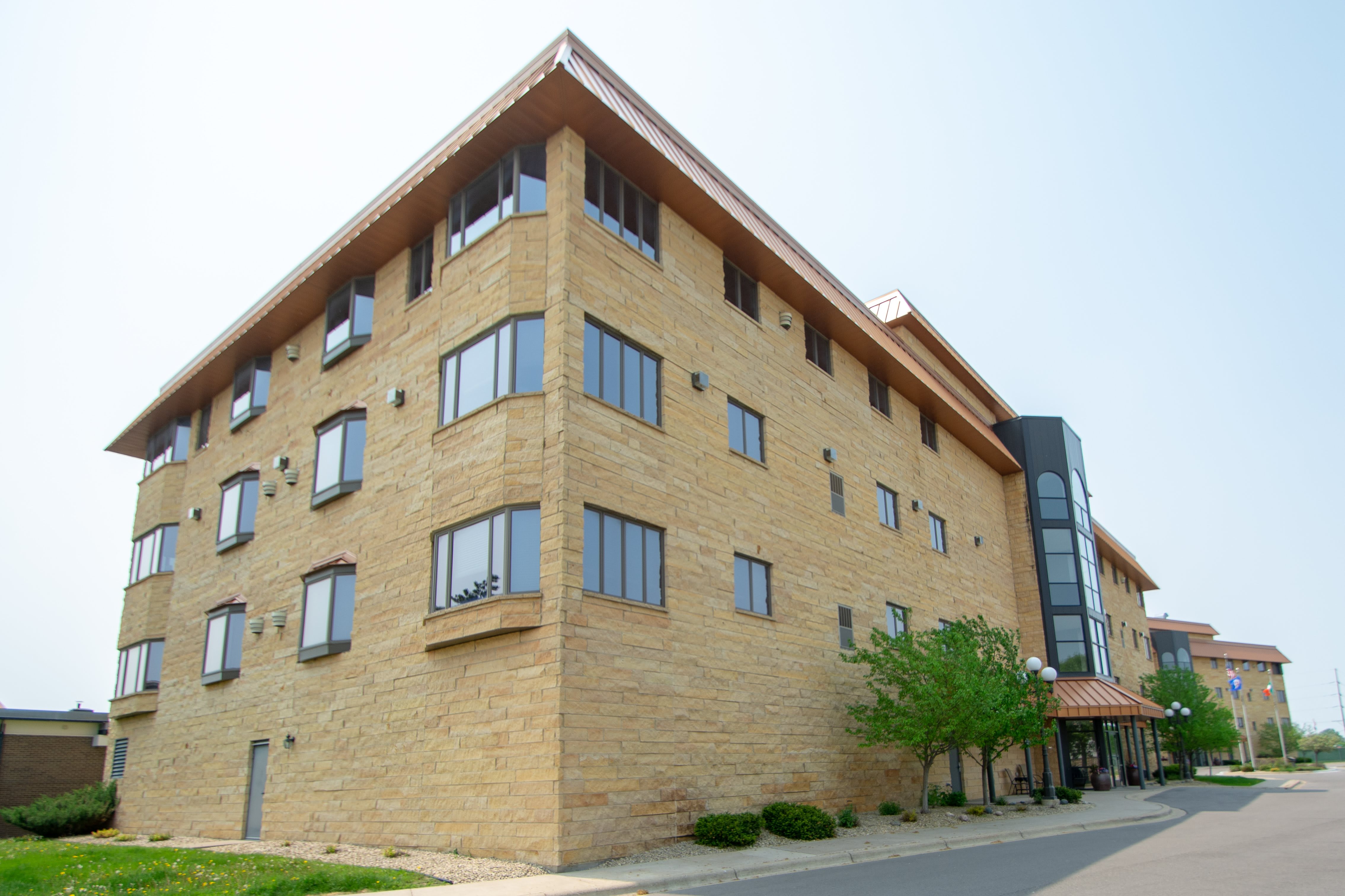 Celtic Crossing 55+ Senior Living Senior Apartments Osseo, MN 55369