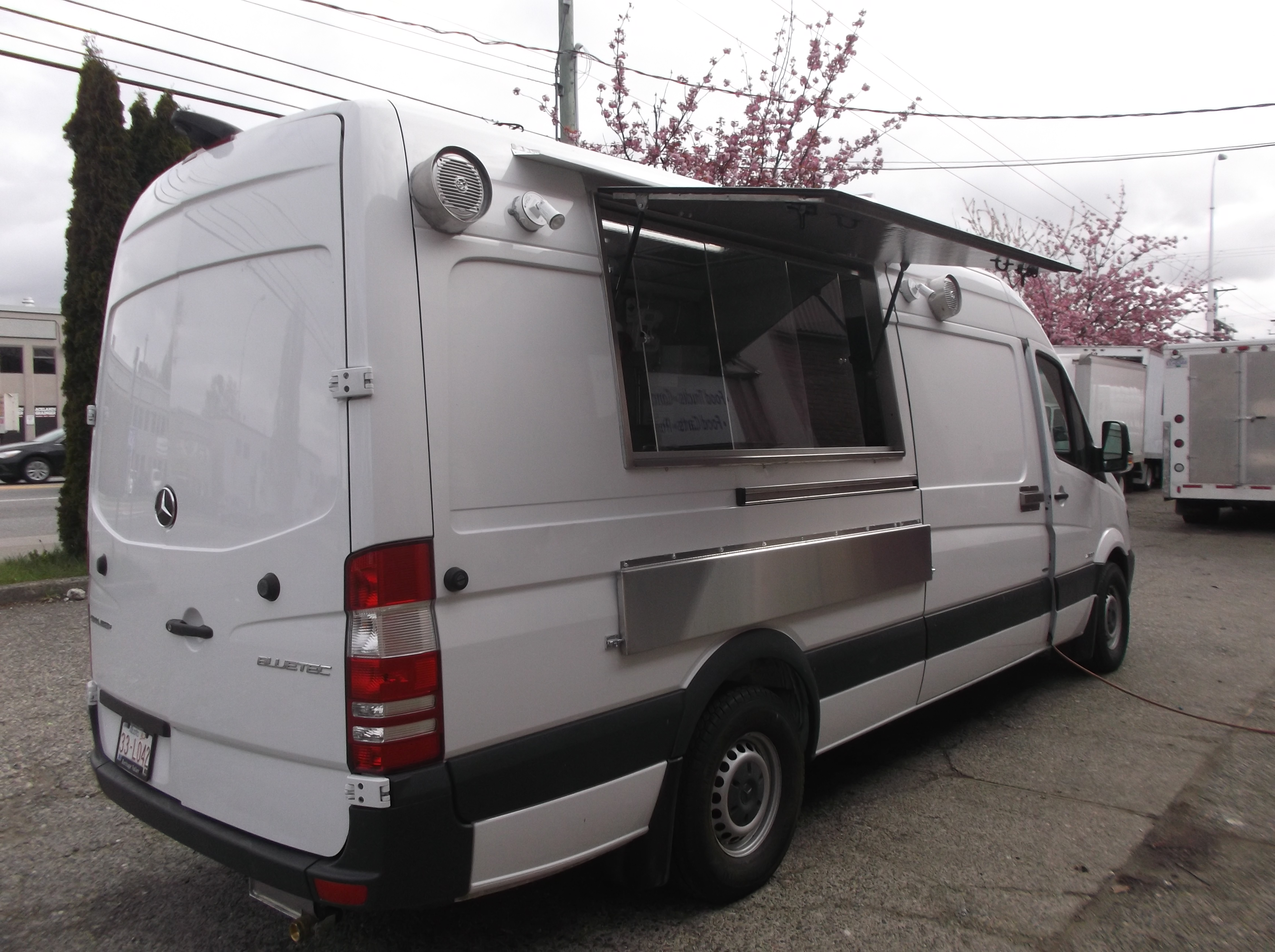Apollo Custom Manufacturing Ltd. Custom Built Food Truck and Mobile