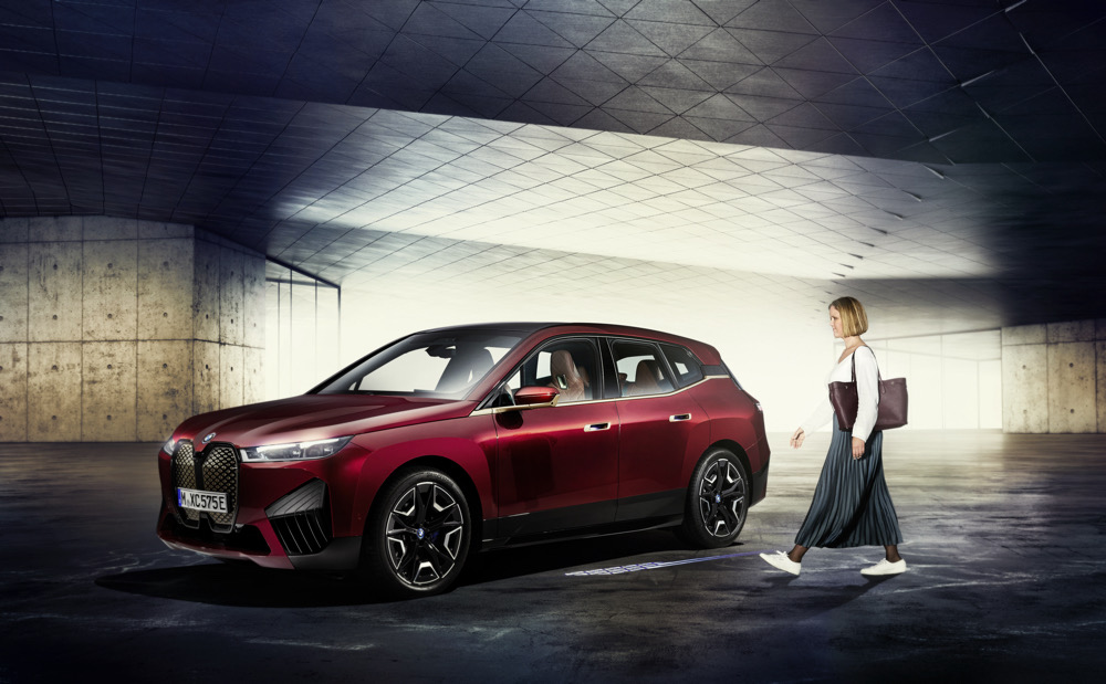 BMW Digital Key Plus mit UltraWidebandTechnologie für neuen BMW iX