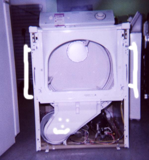 Maytag electric clothes dryer, mod MDE2600AYW, ser 12385682AX. One of