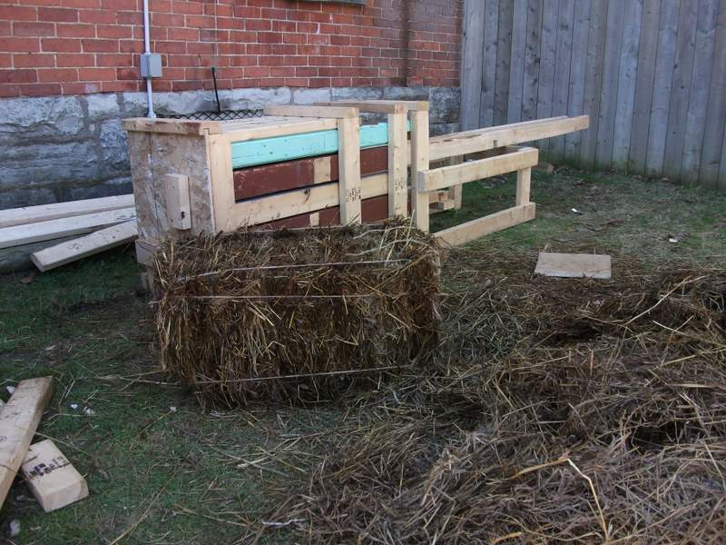 A hand-powered hay and leaf baler - Appropedia: The sustainability wiki