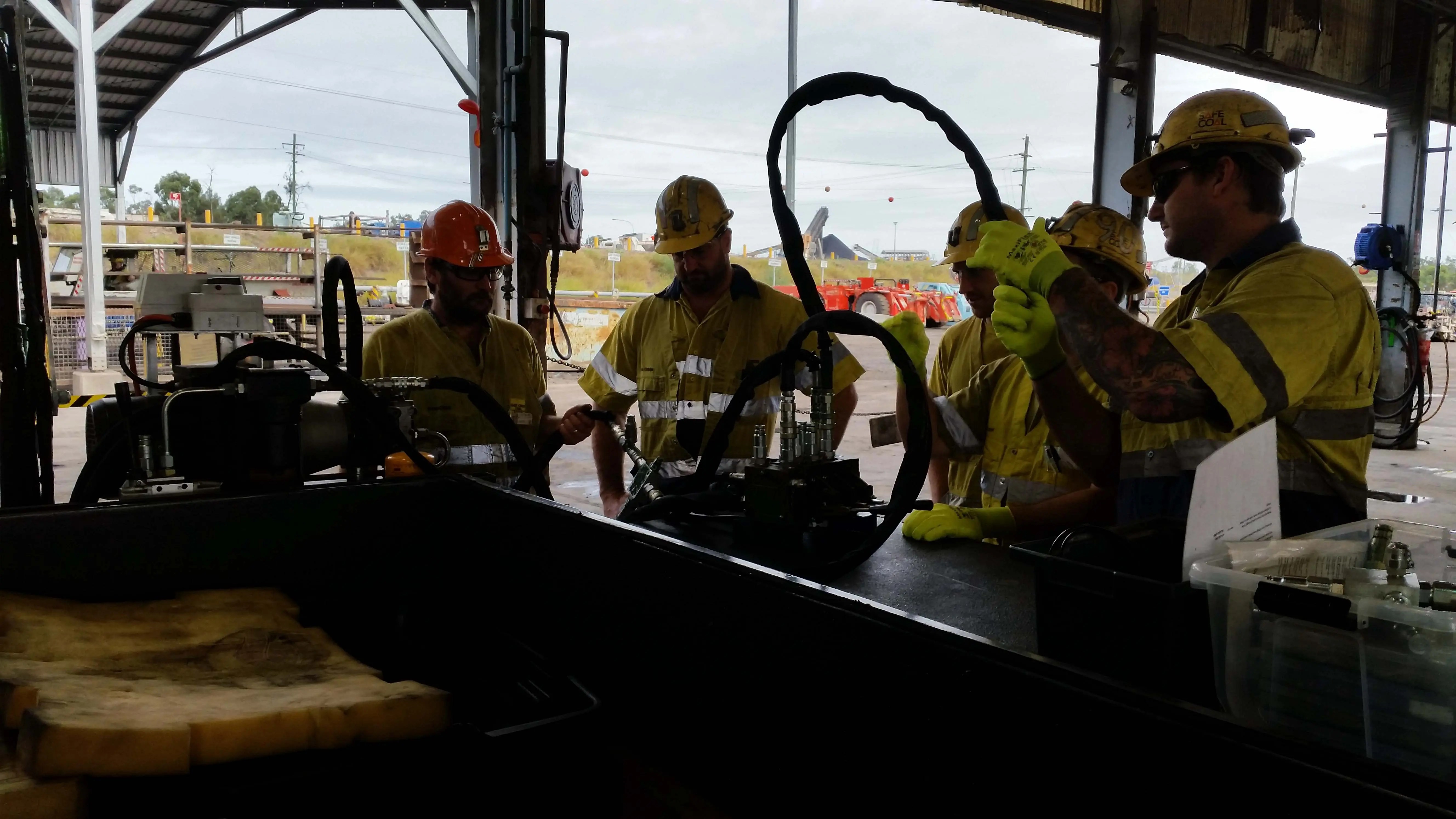 Oaky Creek Coal mechanical tradesmen are aptly qualified APT Hydraulics