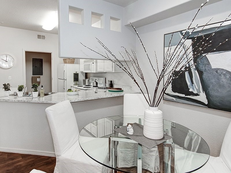 PROPERTY HIGHLIGHT HERITAGE AT DEER VALLEY APARTMENTS IN PHOENIX, AZ