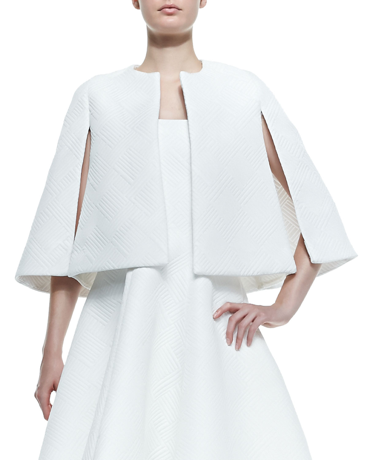 Beautiful Bridal Cover Ups For Your Winter Wedding