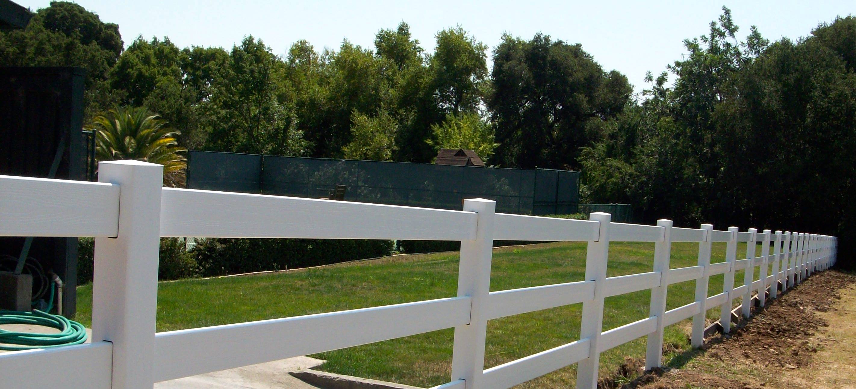 3 RAIL VINYL FENCE « Arbor Fence Inc a Diamond Certified Company