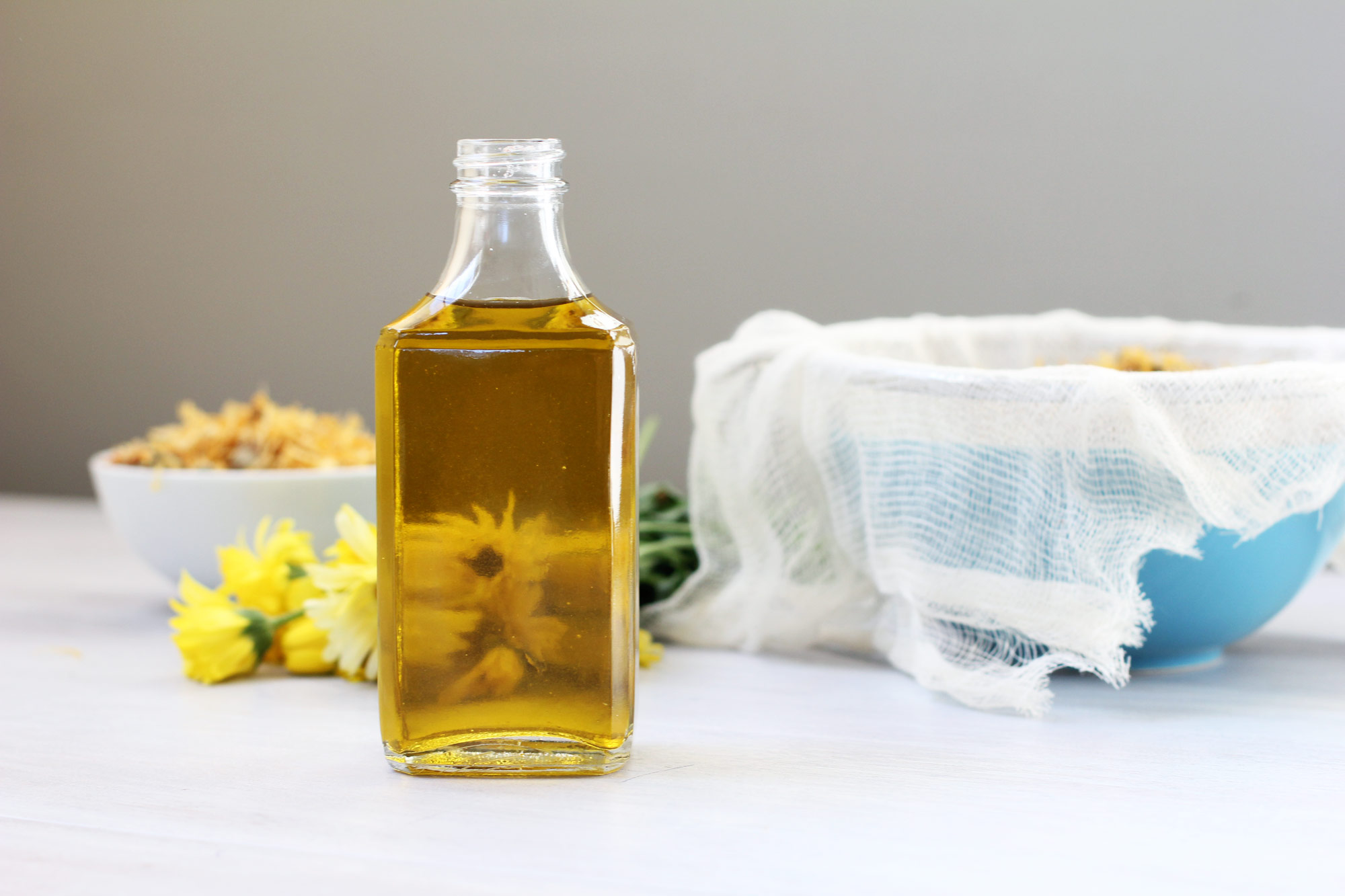 DIY Calendula Infused Olive Oil archerfriendly
