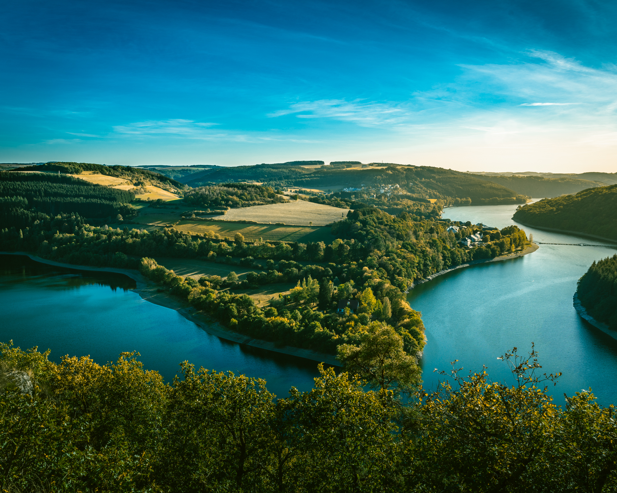 Le Lac de la Sûre (Esch sur Sûre Luxembourg) Archiphoto