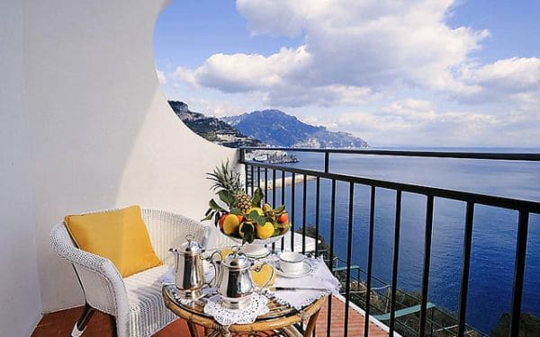 12 Stunning Hotel Balconies with Most Amazing Views in The