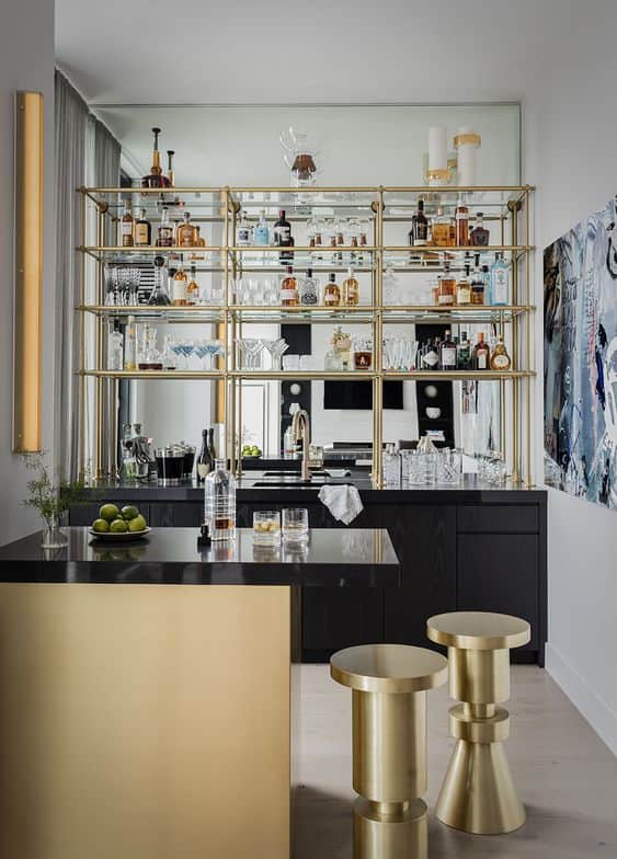 5 ways to enlarge your kitchen with a mirror