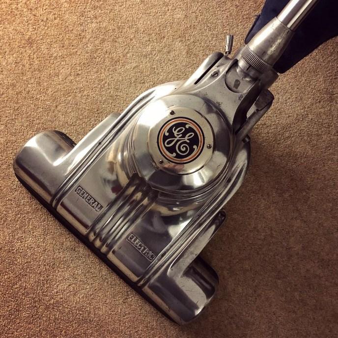 11 Coolest Vintage Vacuum Cleaners To Collect