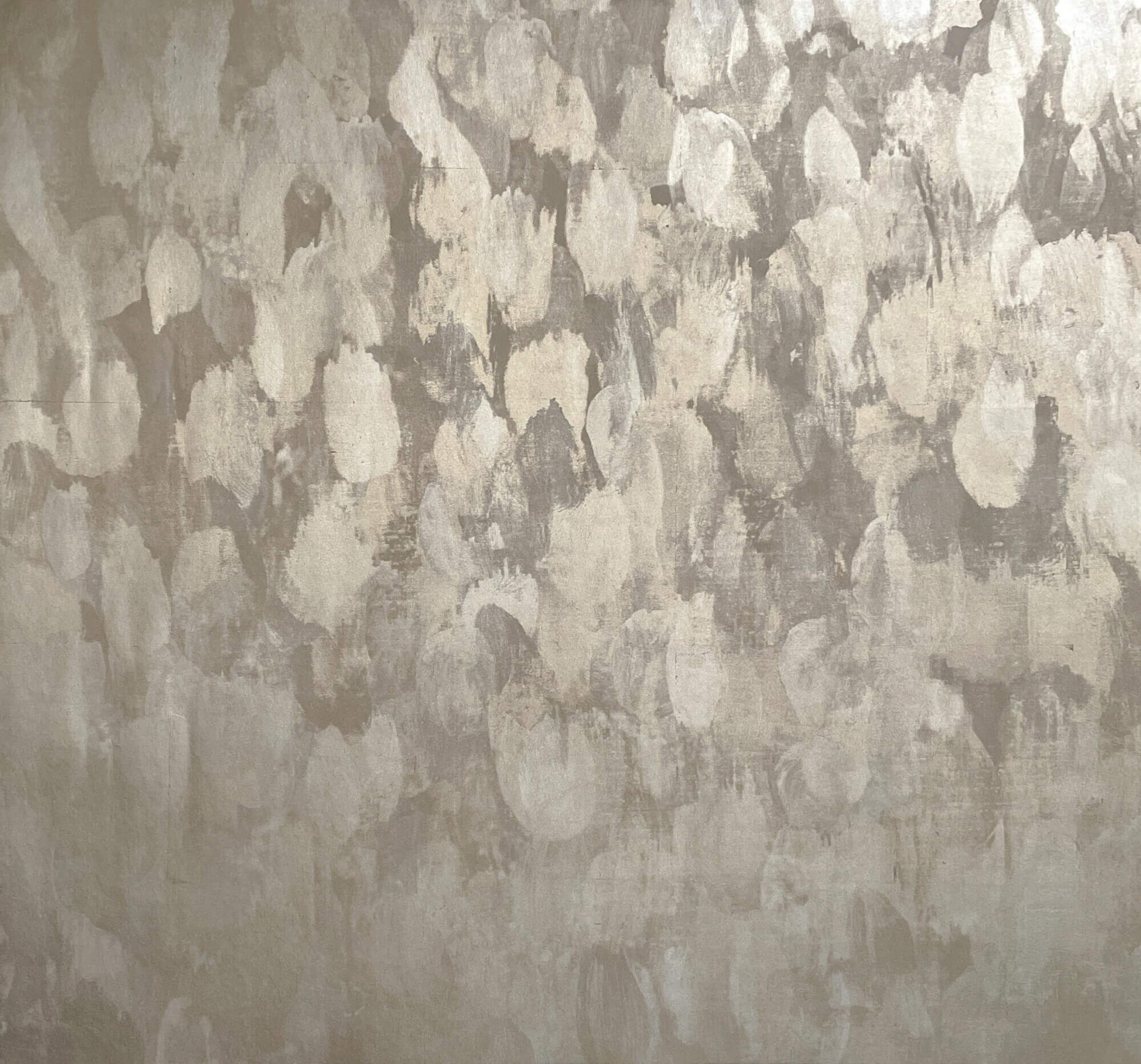 Carpets and wallcovering products featuring bold patterns