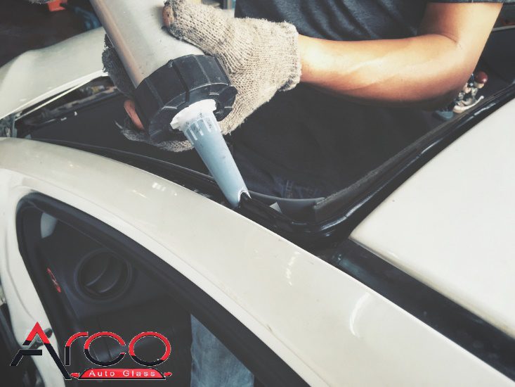 When To Hire ARCO Auto Glass for Windshield Repair and Replacement