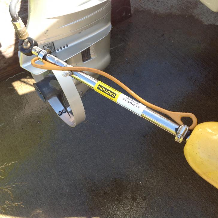 Steering to connect kicker to main motor