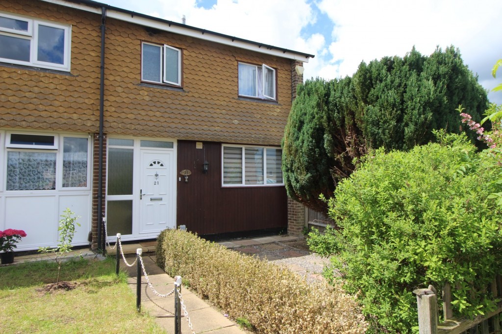 Tilehurst, Reading, Berkshire, 3 bedroom, House (unspecified)