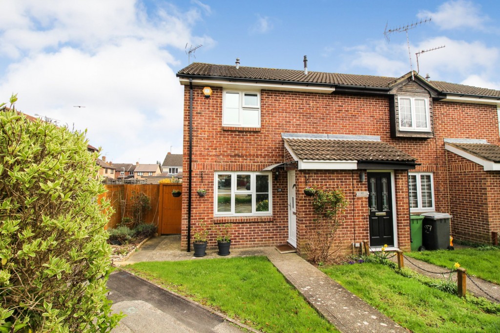 Calcot, Reading, Berkshire, 3 bedroom, End of Terrace House