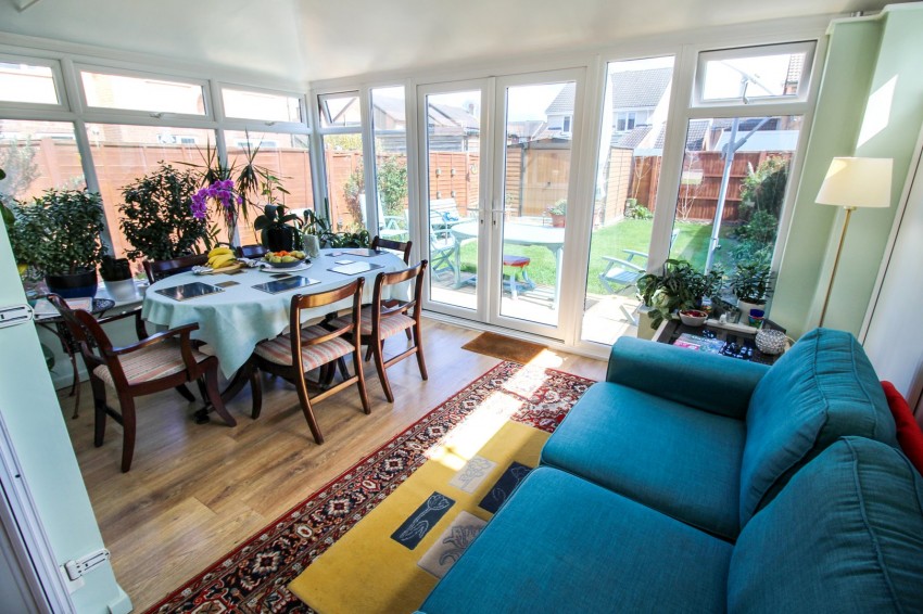 Calcot, Reading, Berkshire, 3 bedroom, End of Terrace House