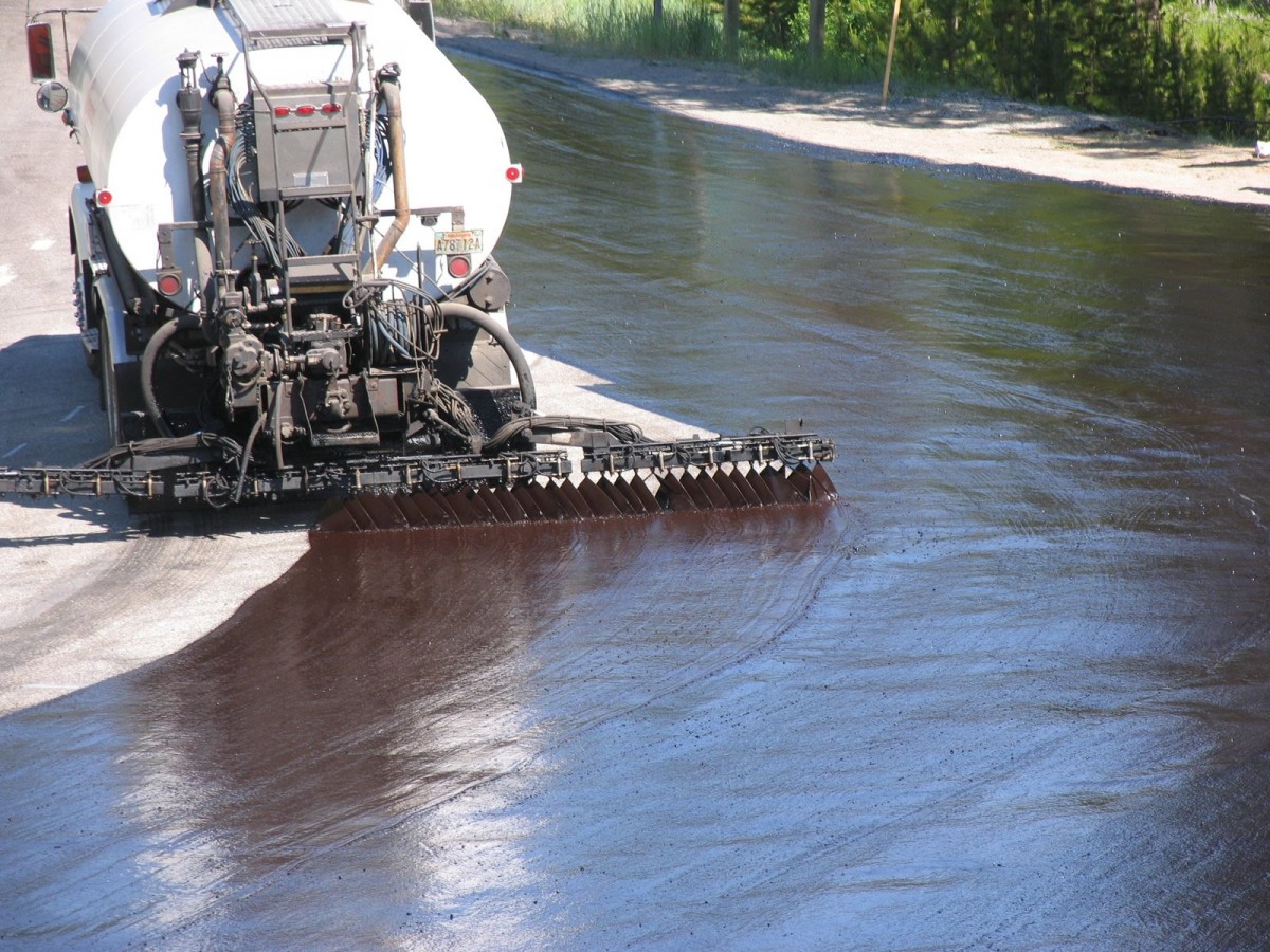 Bitumen Cutback or Asphalt cutbacks use petroleum solvents for