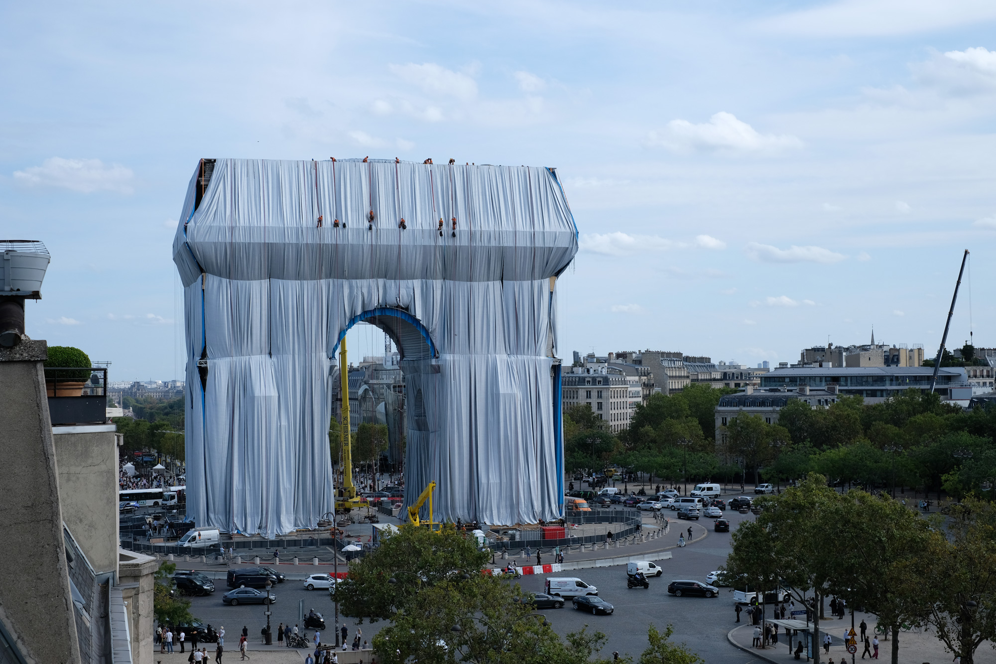 Christo Ve Jeanne Claude Un L Arc De Triomphe Wrapped Isimli Calismasi Hayata Geciyor Habersitesi Org