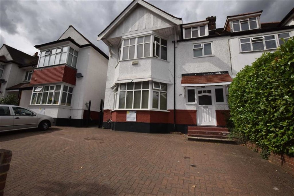 Queens Road, Hendon, NW4, 1 bedroom, Room