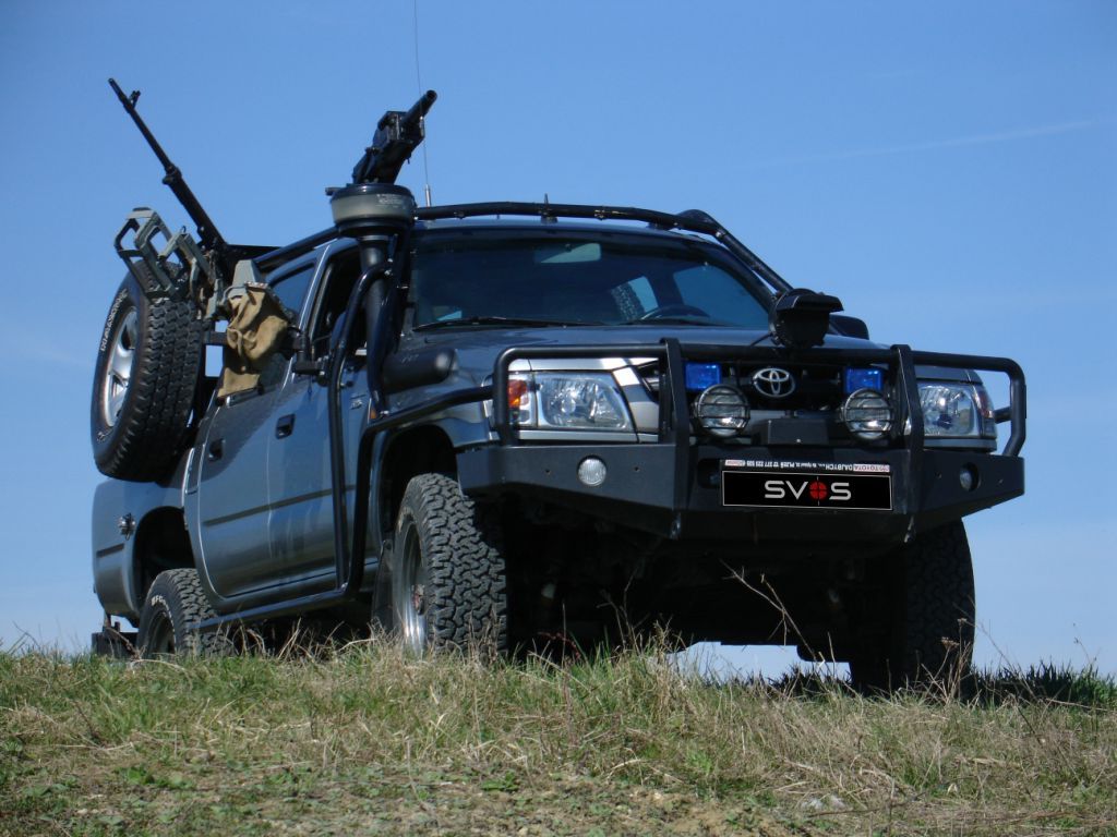 CZE/JPN Toyota Hilux SCV (vozidlo speciálních sil) Czechoslovakia