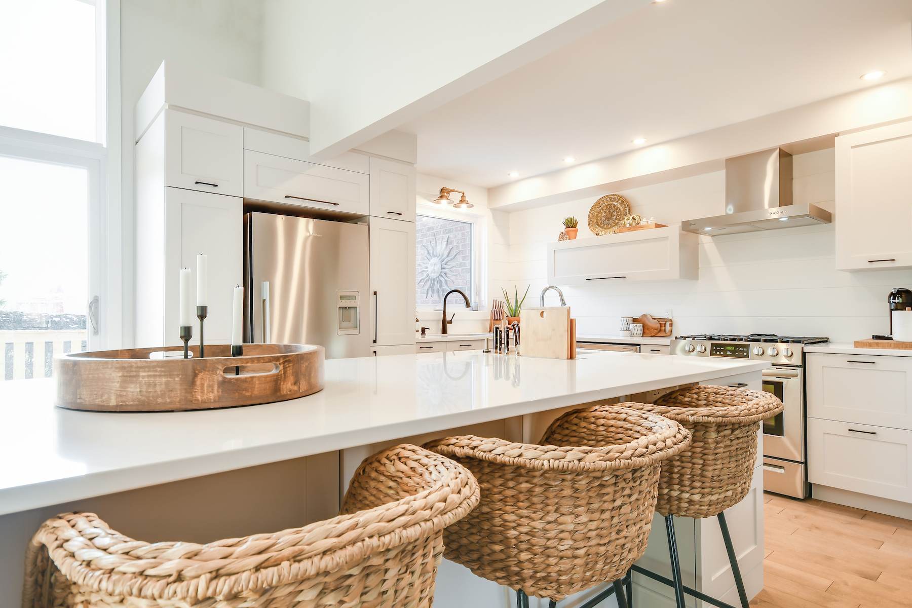 Cuisine classique zen et élégante Armodec Laval Montréal