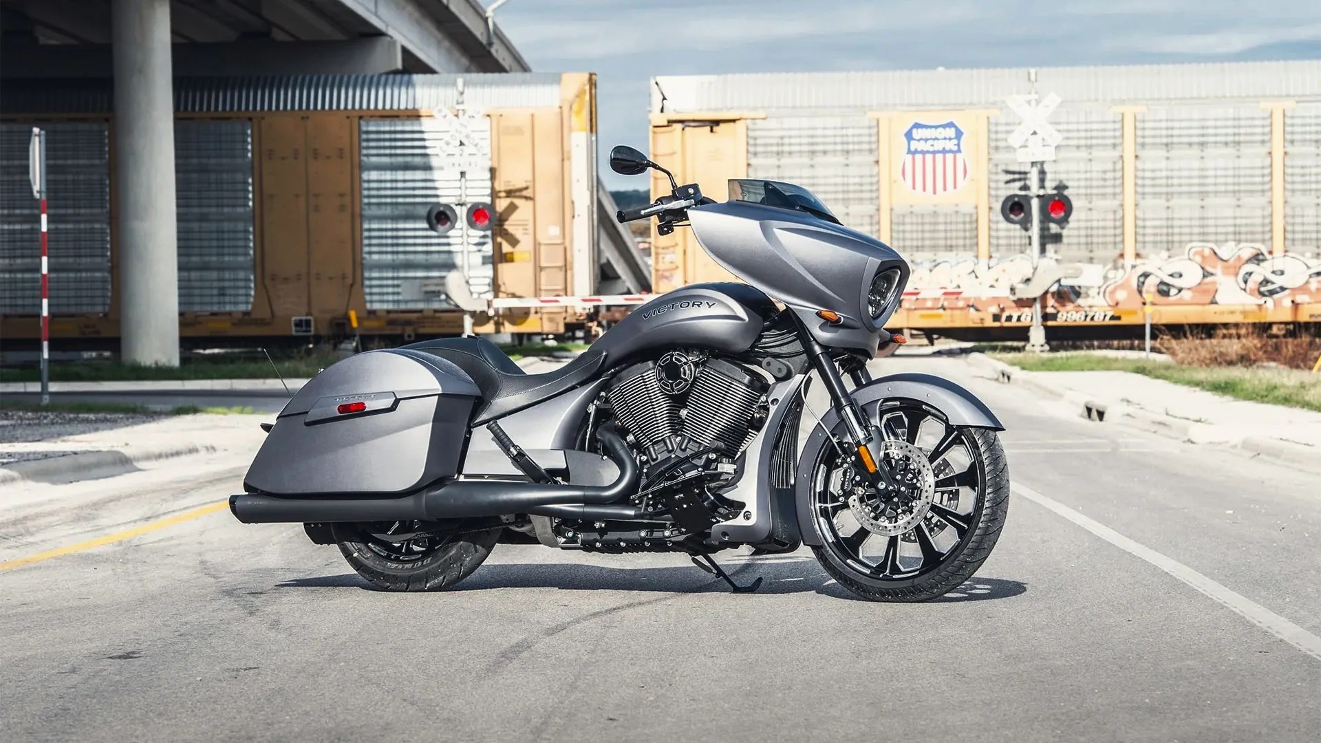 Victory® Arnott® Motorcycle Air Suspension