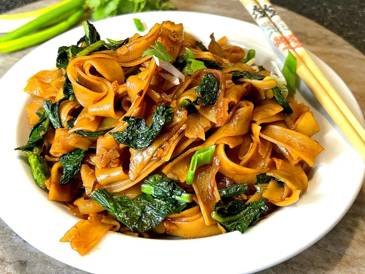 Pad See Ew Noodles Aroma and Essence