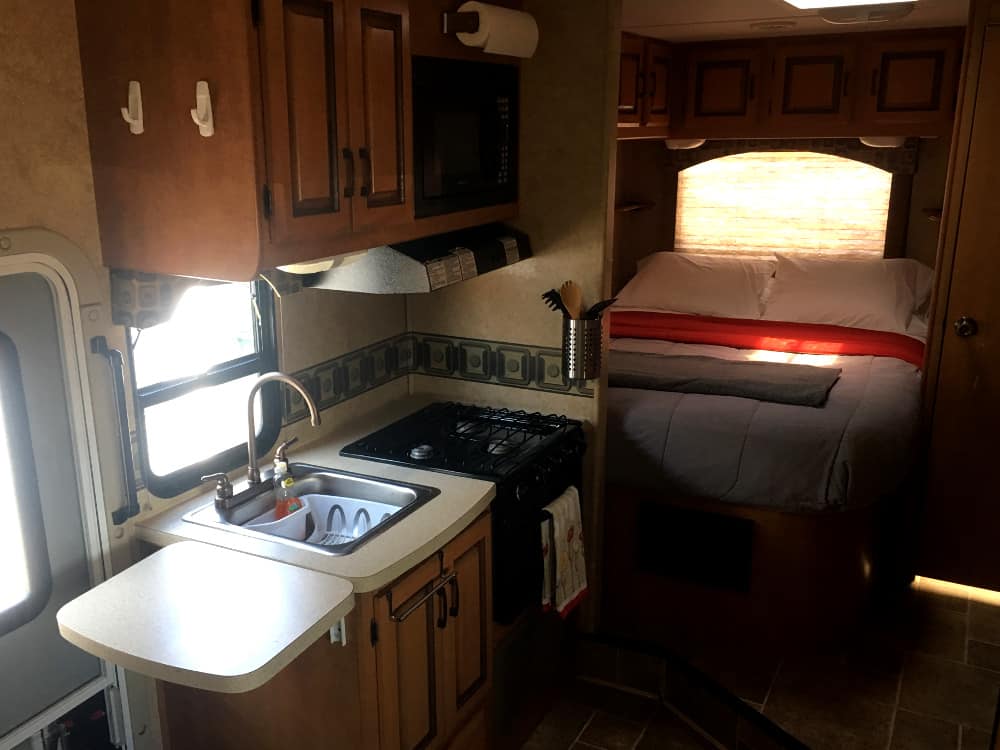 28 ft Sunseeker Jackson Hole RV Rental Around the Park RV Rentals