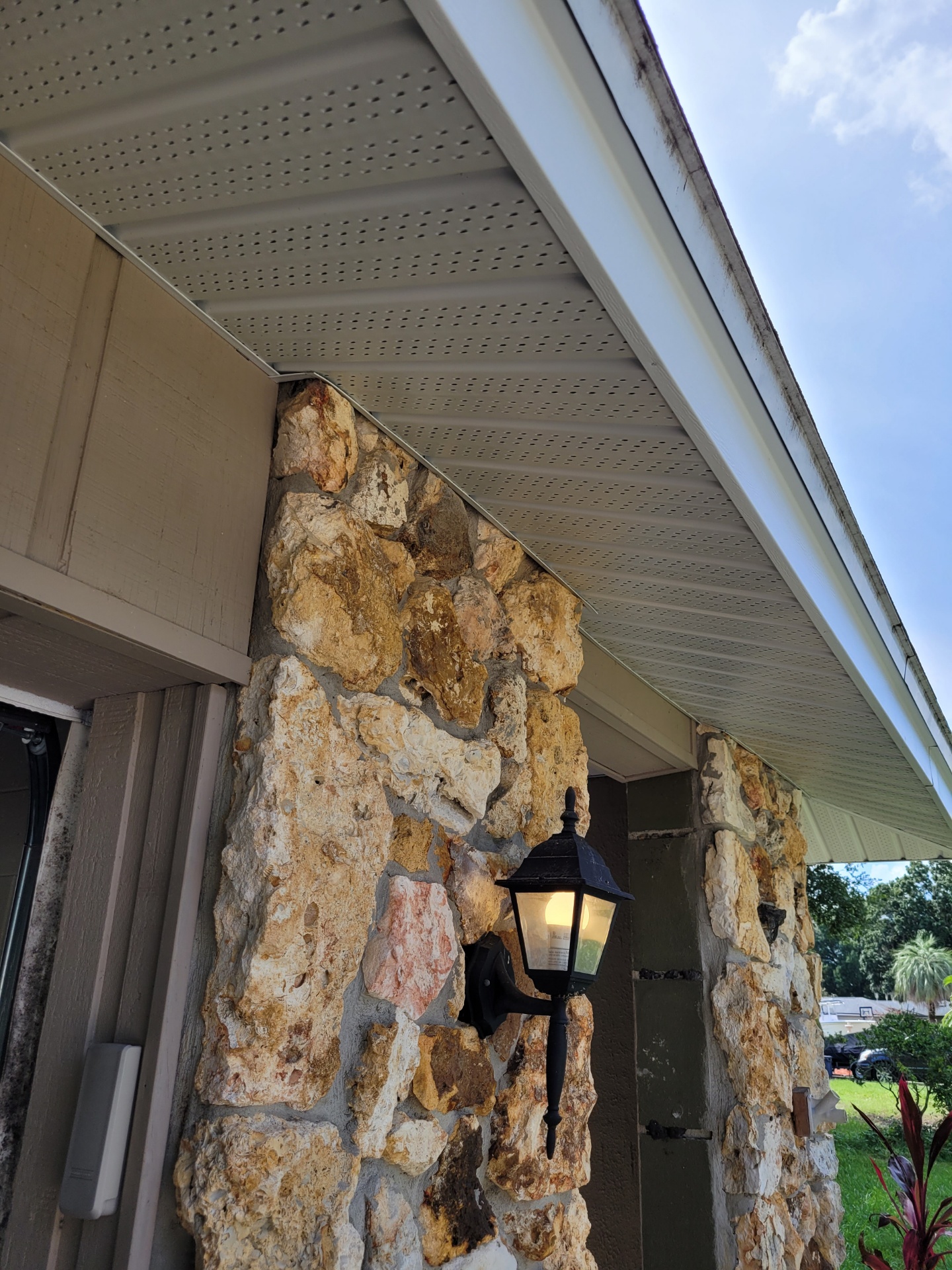 Arrowhead Aluminum Soffit and Gutter Installation Orlando