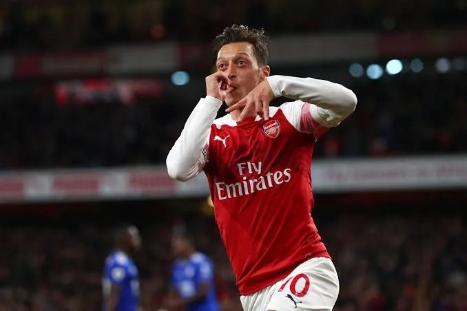 Compete with your friends worldwide to see who is the best in searching ozil. Mesut Ozil has 'eyes in the back of his head'