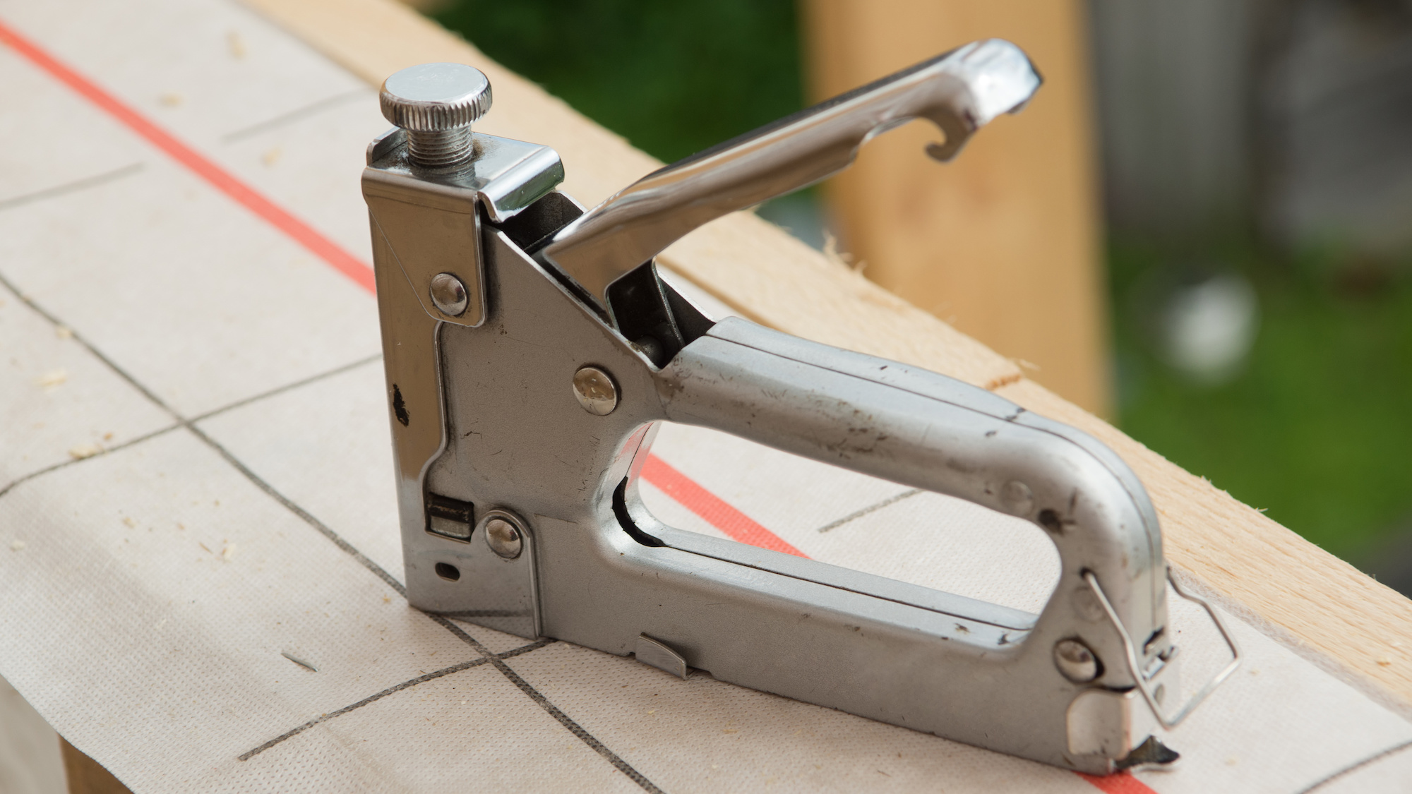 Best Staple Guns for Woodworking, Upholstery, and More