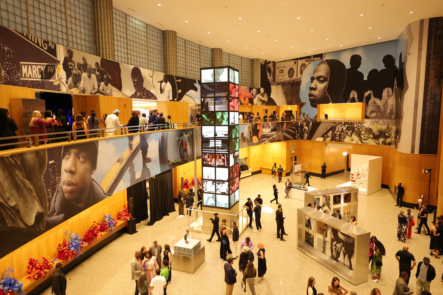 Jay-Z comemora abertura de exposição na Biblioteca Pública do Brooklyn