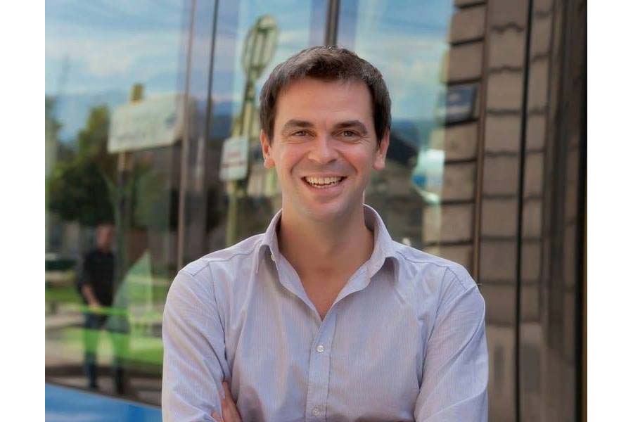 Le ministre de la santé olivier véran tient une conférence de presse pour annoncer de nouvelles mesures de restriction sanitaire. La loi s'attaque aux diktats de la minceur - artsixMic