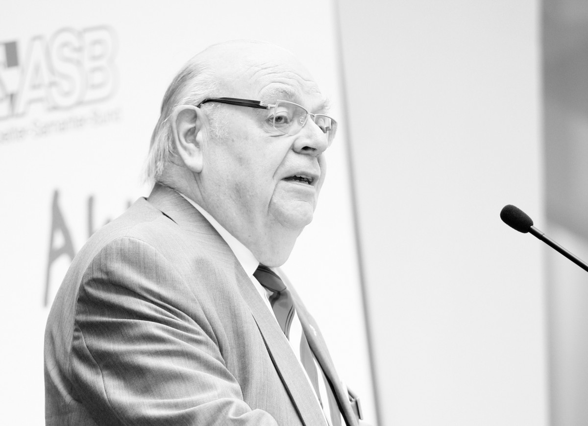 Wir trauern um unseren Vorstandsvorsitzenden Dr. Edwin Tatenhorst ASB