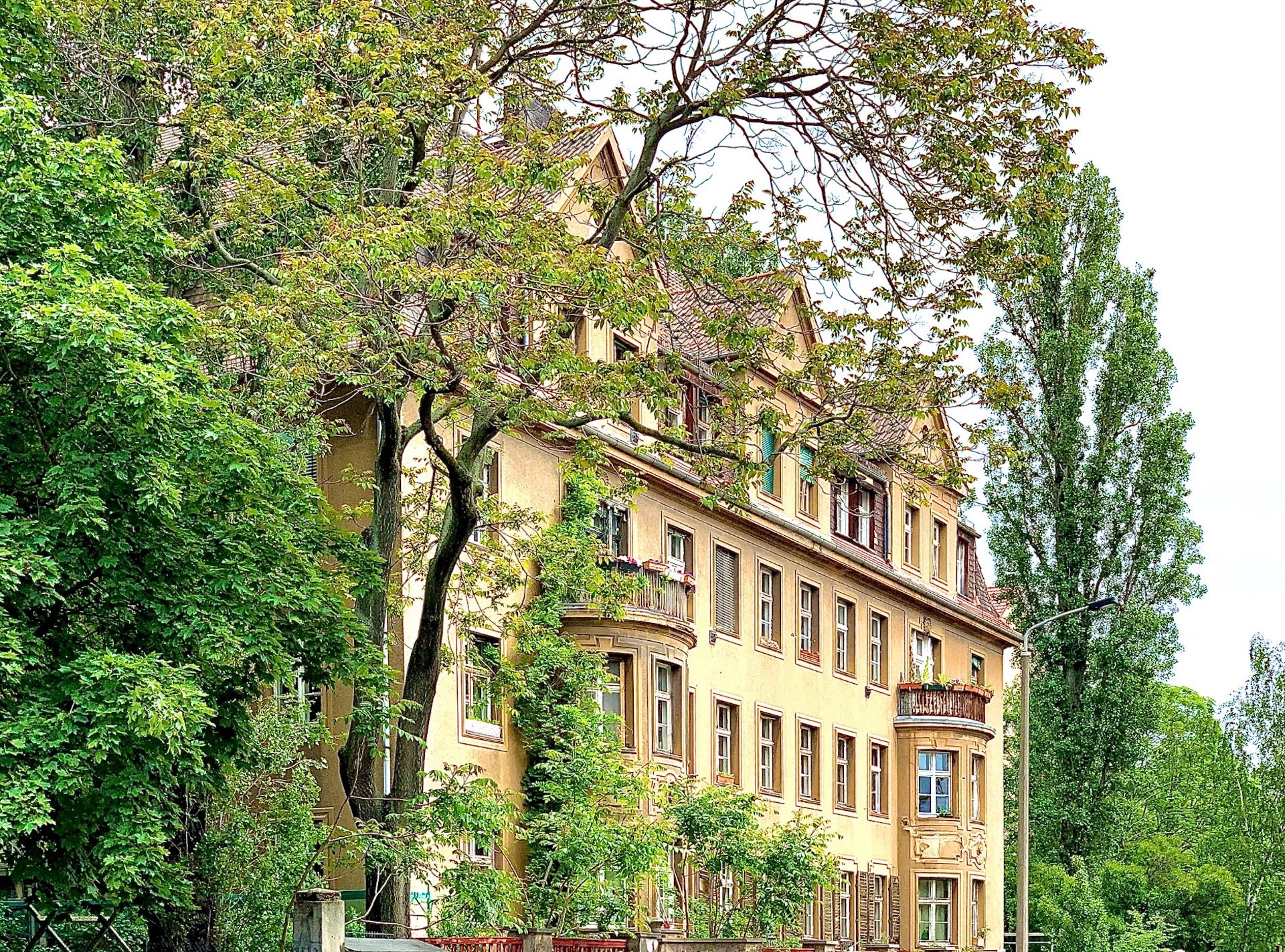 ASE Real Estate GmbH ASE Real Estate GmbH Ihr Bauträger und