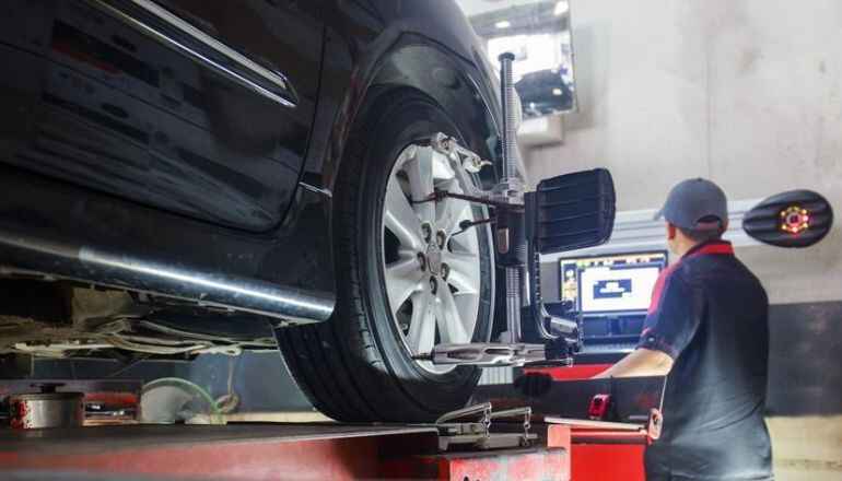 Top 5 Signs Your Car Needs Wheel Alignment Services