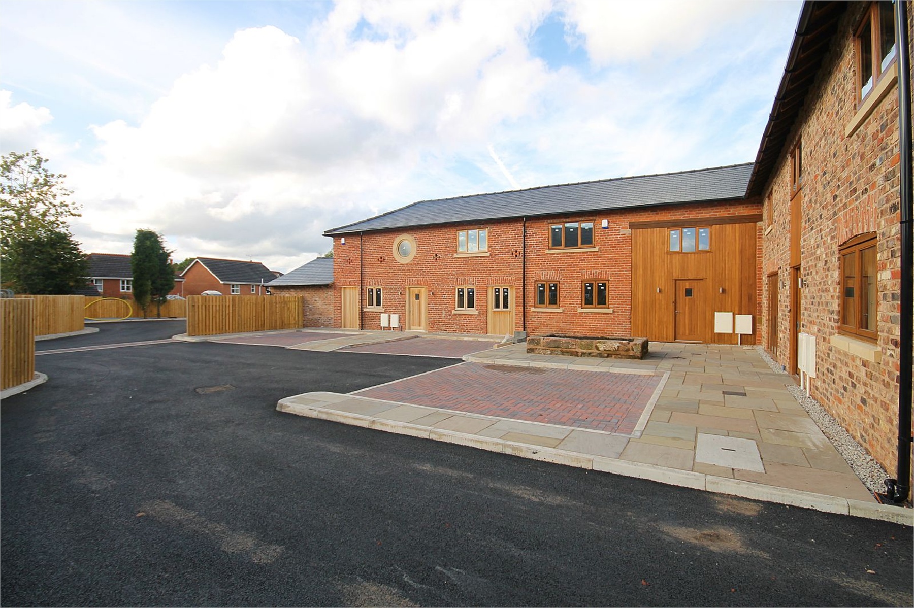 7463511 Ashtons Estate Agency