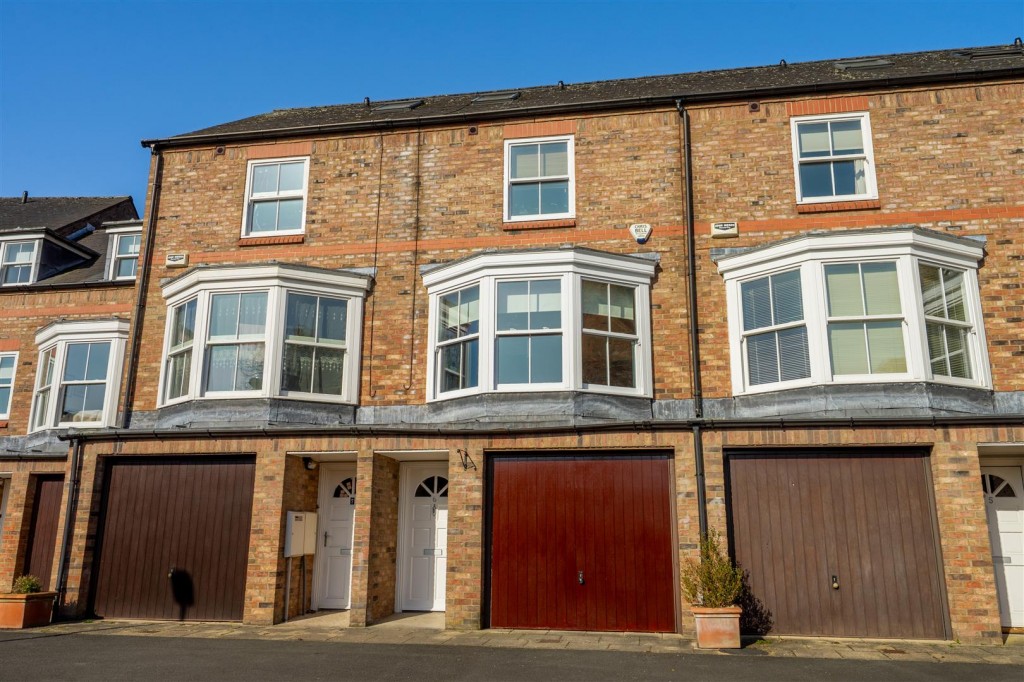 Dewsbury Court, York, YO1 6LH, 3 bedroom, House Townhouse